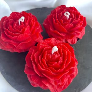 red-rose-scented-candle