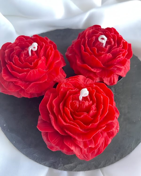 red-rose-scented-candle